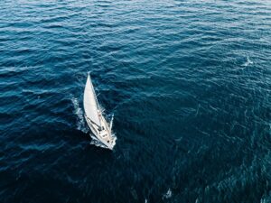 Witte zeilboot